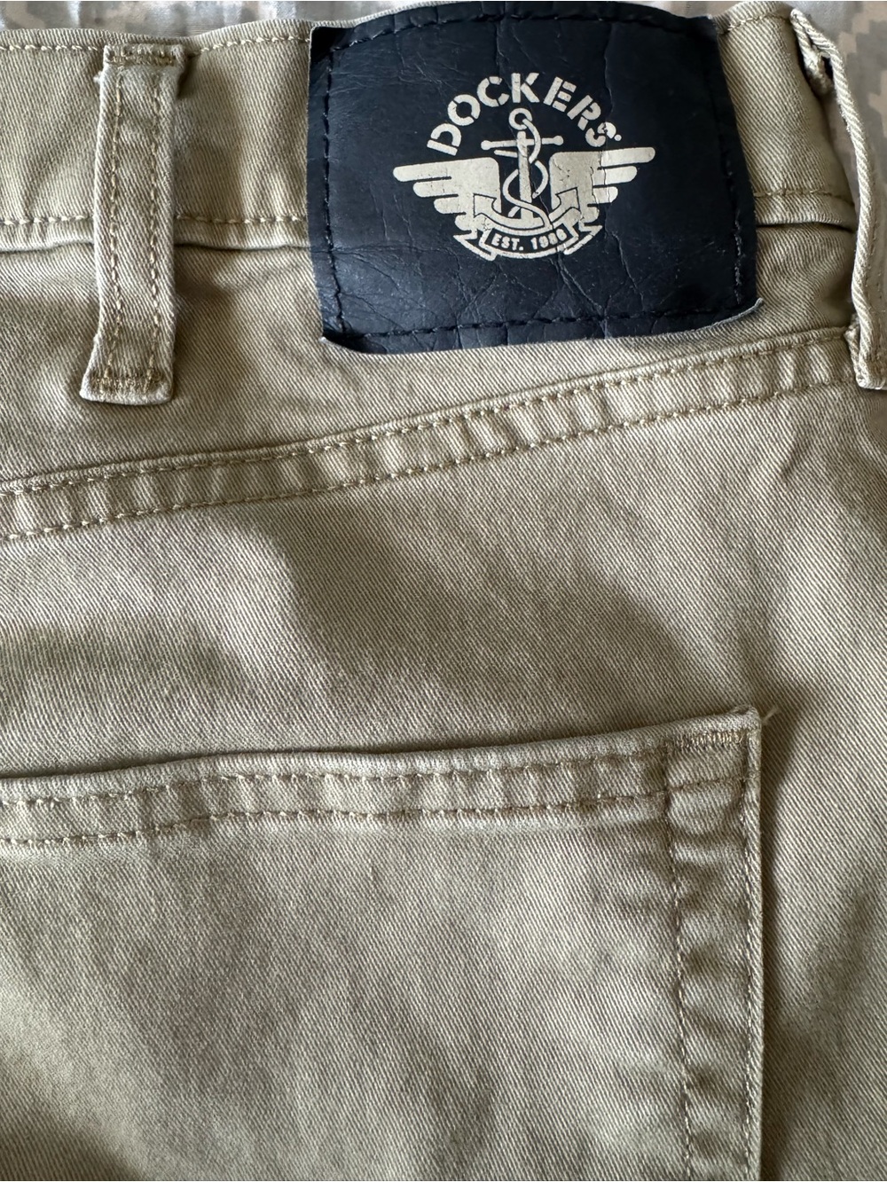 Dockers Men's Straight Fit Jean Cut All Seasons Tech Pants. (38 x 34). EUC - Picture 5 of 11